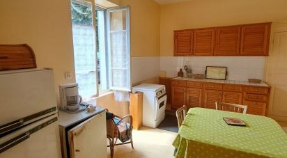 Maison 7 pièces de 176 m² à Giat (63620)