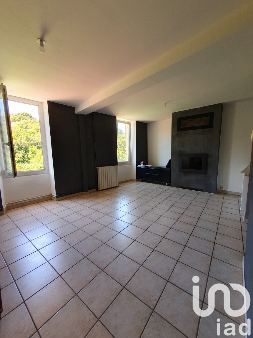 Appartement 5 pièces de 99 m² à Bédarieux (34600)