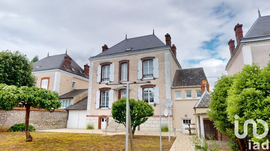 House 6 rooms of 138 m² in Le Malesherbois (45330)