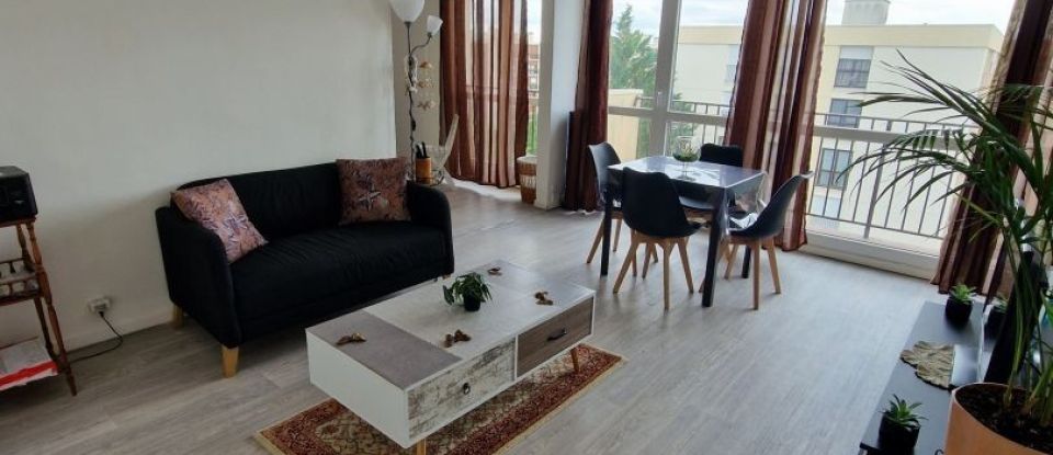 Apartment 4 rooms of 75 m² in Ris-Orangis (91130)