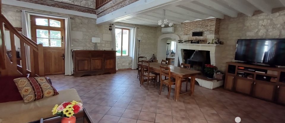 House 5 rooms of 140 m² in Veuil (36600)