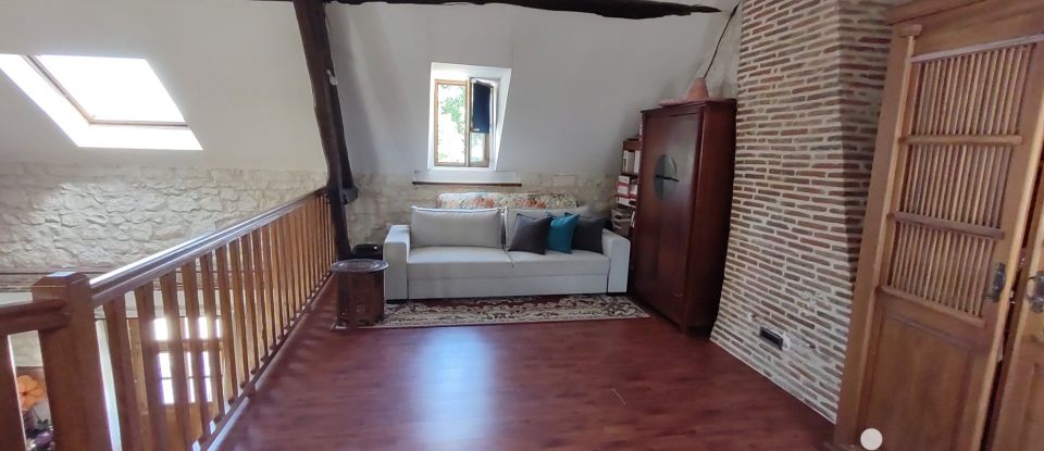 House 5 rooms of 140 m² in Veuil (36600)