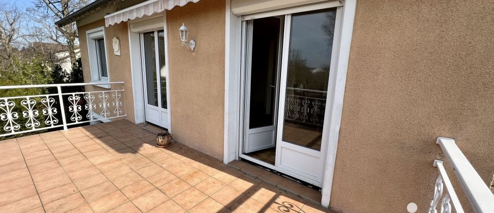 Traditional house 5 rooms of 77 m² in Boussy-Saint-Antoine (91800)