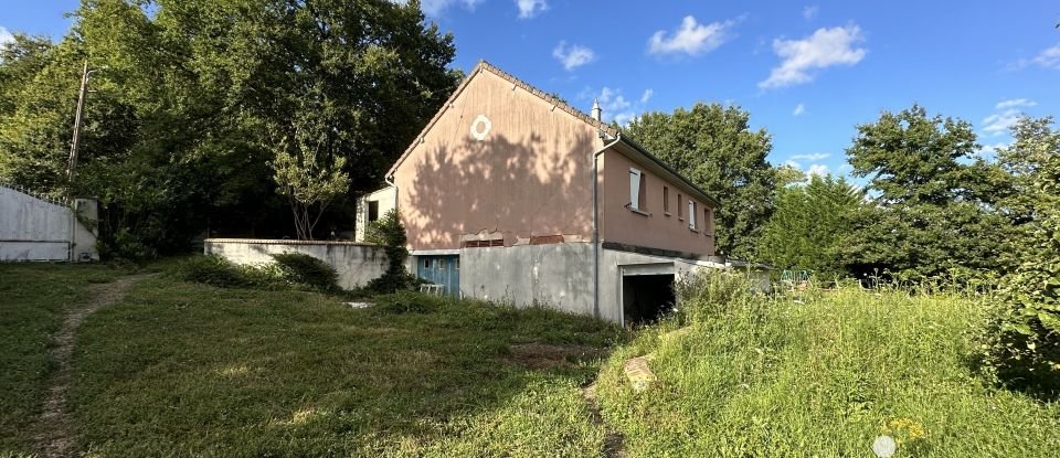 House 4 rooms of 101 m² in Vierzon (18100)