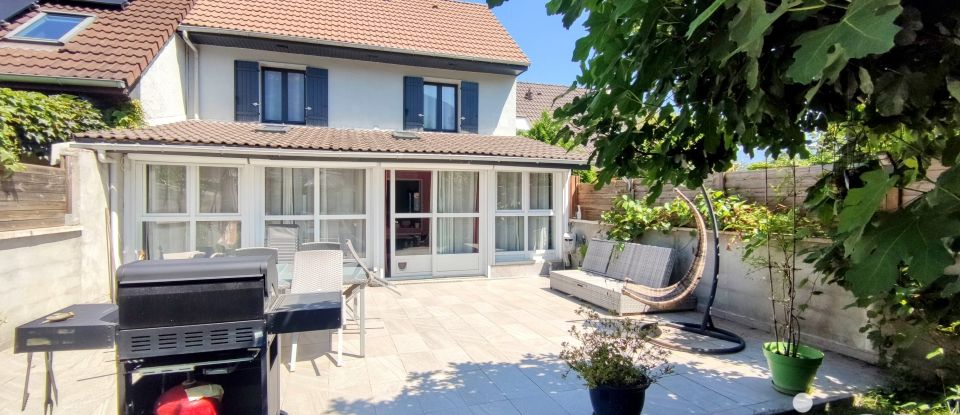 Maison 6 pièces de 127 m² à Scionzier (74950)