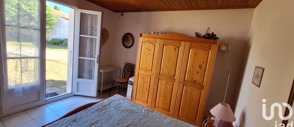 House 3 rooms of 104 m² in Le Bois-Plage-en-Ré (17580)