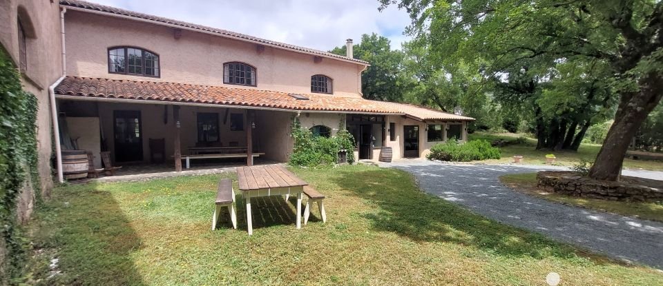 Traditional house 16 rooms of 608 m² in Saint-Pons-de-Thomières (34220)