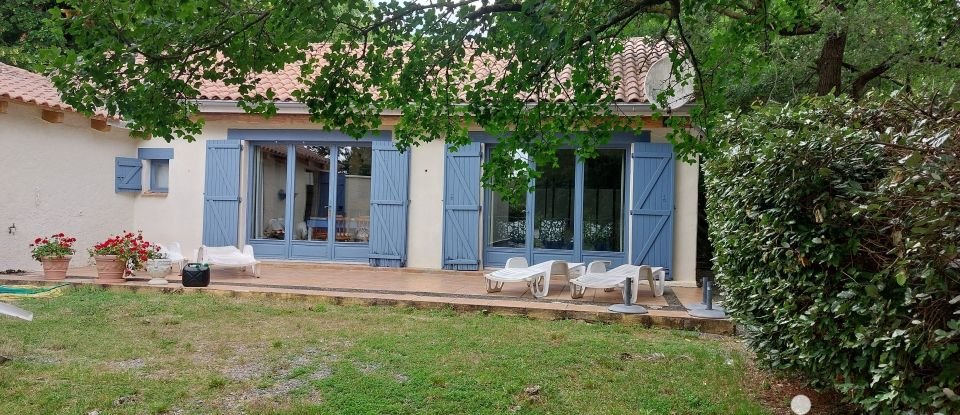 Maison traditionnelle 16 pièces de 608 m² à Saint-Pons-de-Thomières (34220)