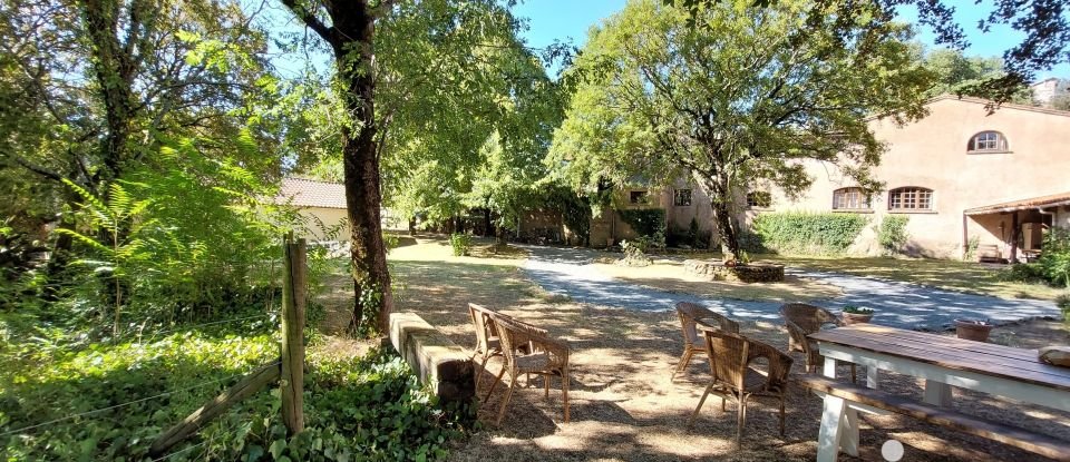 Maison traditionnelle 16 pièces de 608 m² à Saint-Pons-de-Thomières (34220)