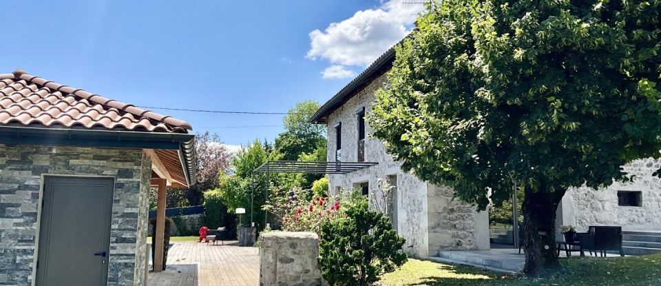 Maison traditionnelle 7 pièces de 180 m² à Biviers (38330)