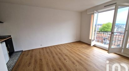 Studio 1 room of 27 m² in Pau (64000)