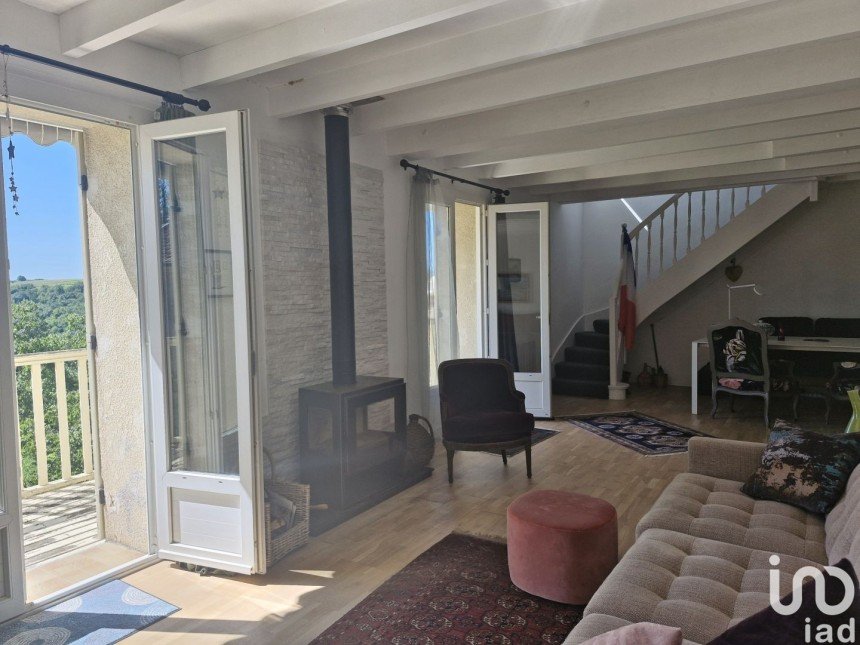 Maison 3 pièces de 89 m² à Gensac (33890)