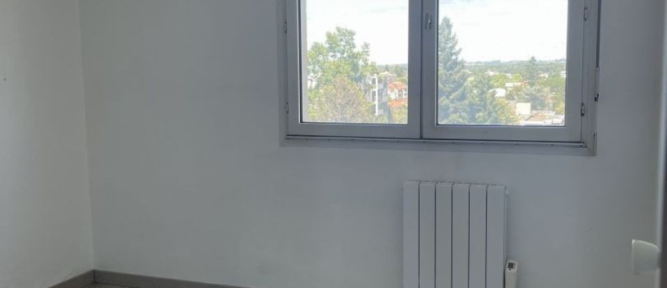 Appartement 4 pièces de 81 m² à Pau (64000)