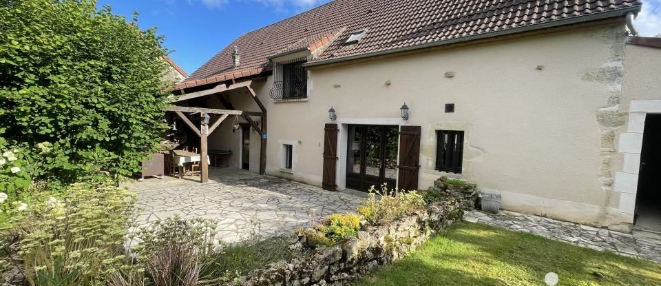 Country house 8 rooms of 220 m² in Châteauneuf-Val-de-Bargis (58350)