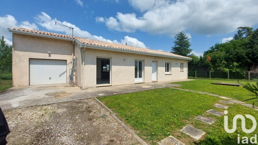 Maison 4 pièces de 108 m² à Saint-Pey-de-Castets (33350)