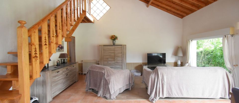 House 6 rooms of 130 m² in Livry-Gargan (93190)