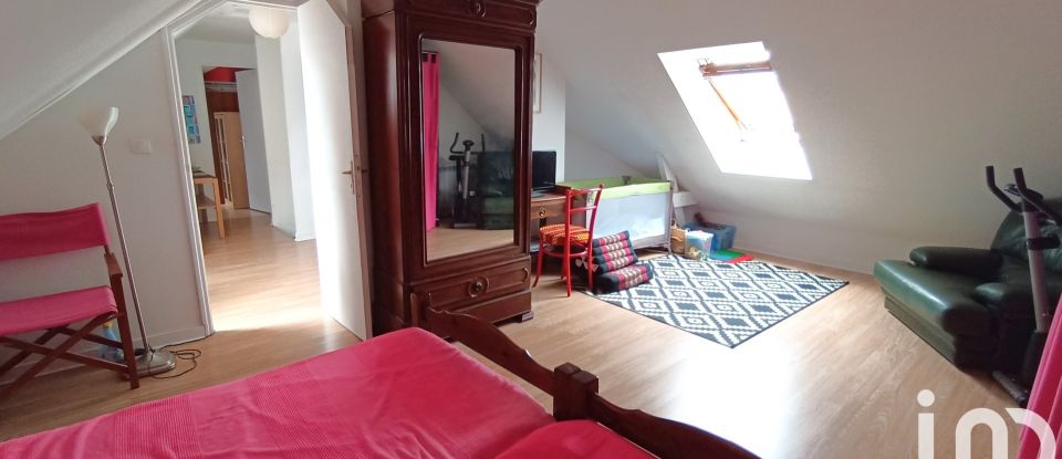 Duplex 5 rooms of 90 m² in Ollainville (91340)