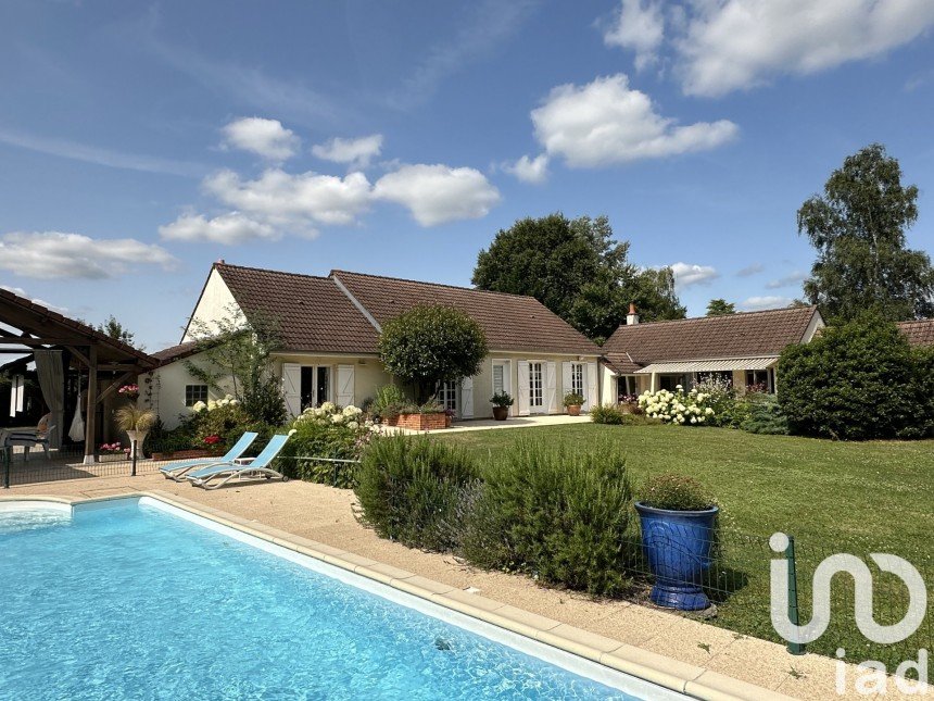 House 6 rooms of 187 m² in Mont-près-Chambord (41250)