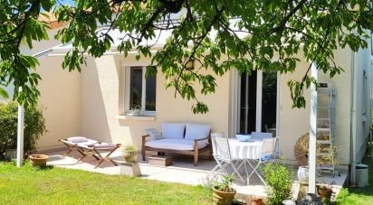 House 6 rooms of 126 m² in Niort (79000)