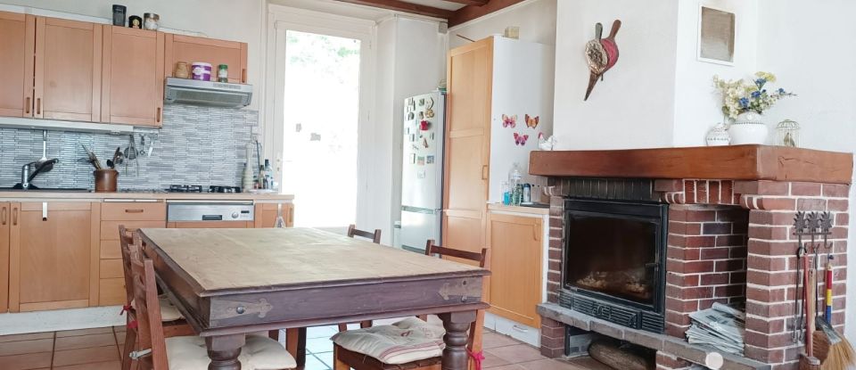 Country house 8 rooms of 179 m² in Les Vallées de la Vanne (89320)