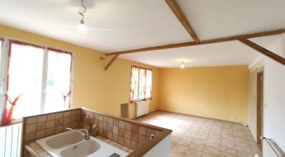 Maison 4 pièces de 81 m² à Queaux (86150)