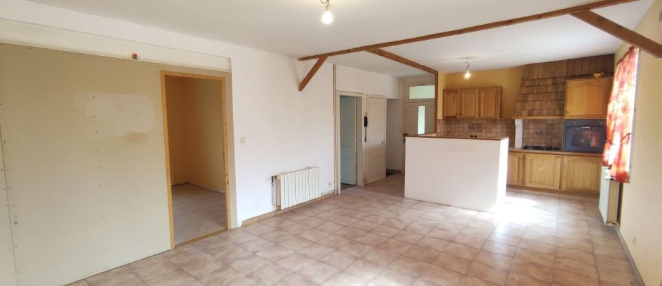 Maison 4 pièces de 81 m² à Queaux (86150)