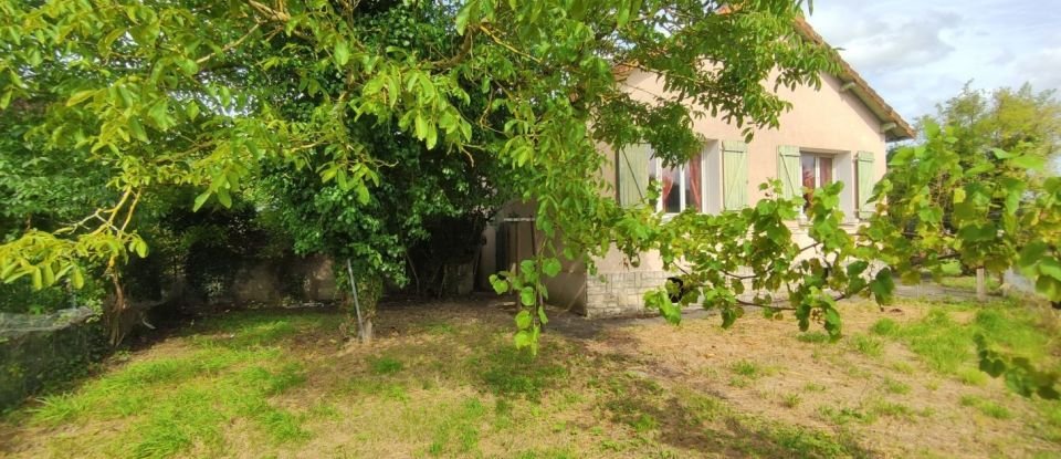 Maison 4 pièces de 81 m² à Queaux (86150)