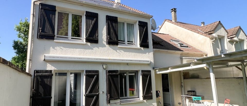 House 6 rooms of 96 m² in Champs-sur-Marne (77420)