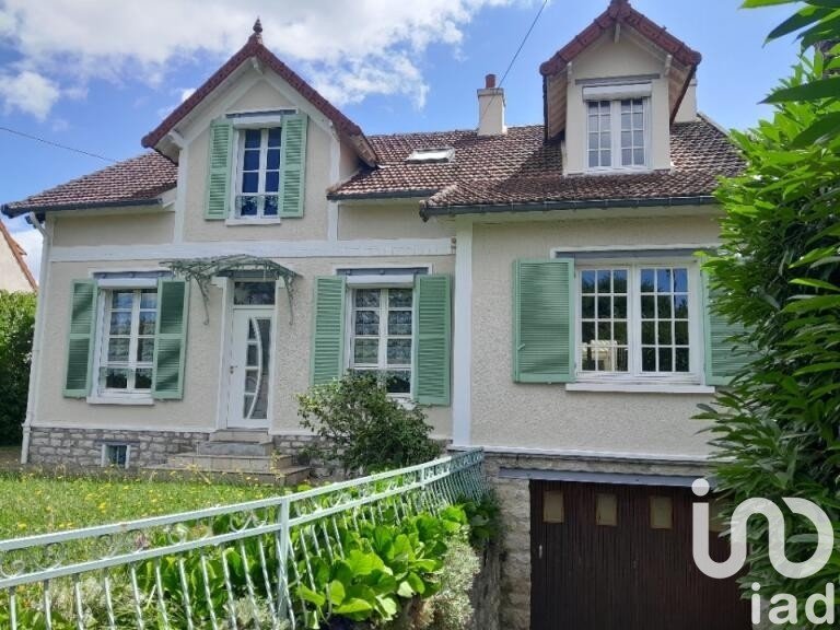 Maison 9 pièces de 149 m² à Rosny-sur-Seine (78710)