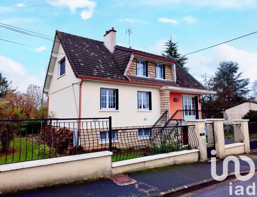 Maison traditionnelle 7 pièces de 144 m² à Mouroux (77120)