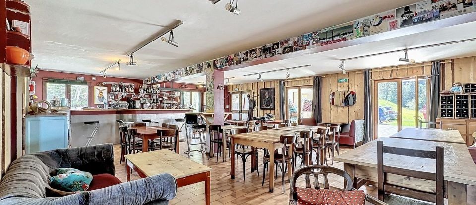 Hotel-restaurant of 900 m² in Samoëns (74340)