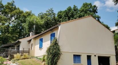 Maison 5 pièces de 110 m² à Confolens (16500)