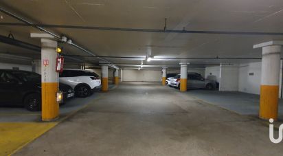 Parking/garage/box de 108 m² à Paris (75014)