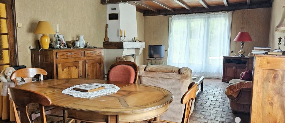 Village house 4 rooms of 105 m² in Bouëx (16410)