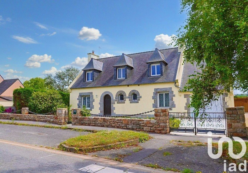 Maison 7 pièces de 128 m² à Roscoff (29680)