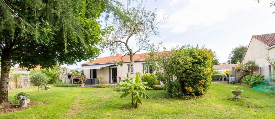 House 5 rooms of 97 m² in Le Pellerin (44640)