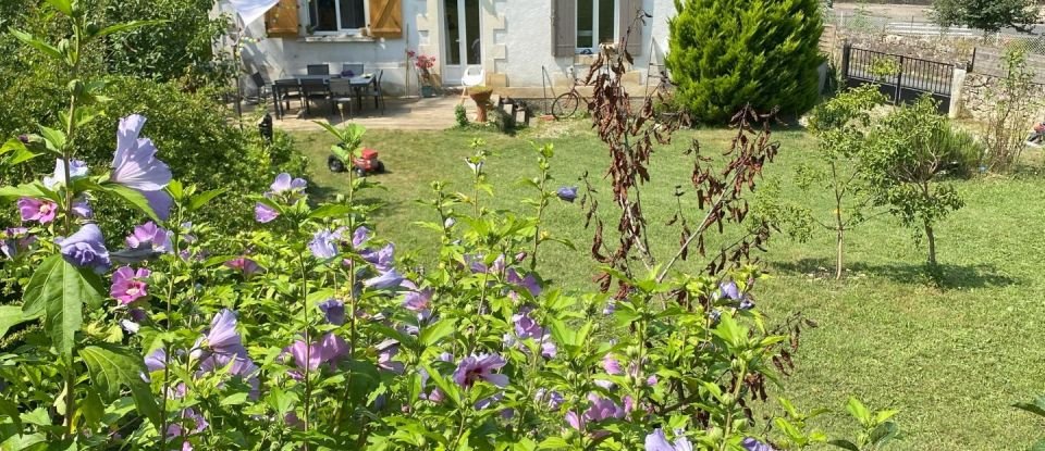 Village house 6 rooms of 136 m² in Couze-et-Saint-Front (24150)