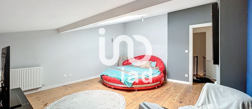 Duplex 4 pièces de 118 m² à Hauts de Bienne (39400)