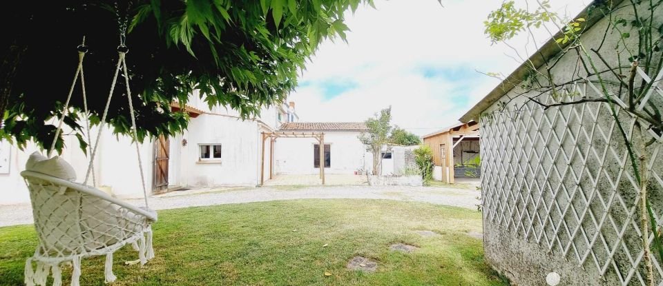 Village house 5 rooms of 140 m² in Triaize (85580)