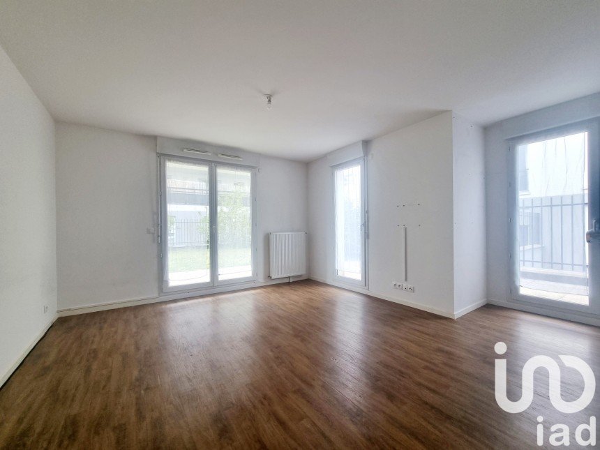 Apartment 3 rooms of 60 m² in Pierrelaye (95480)