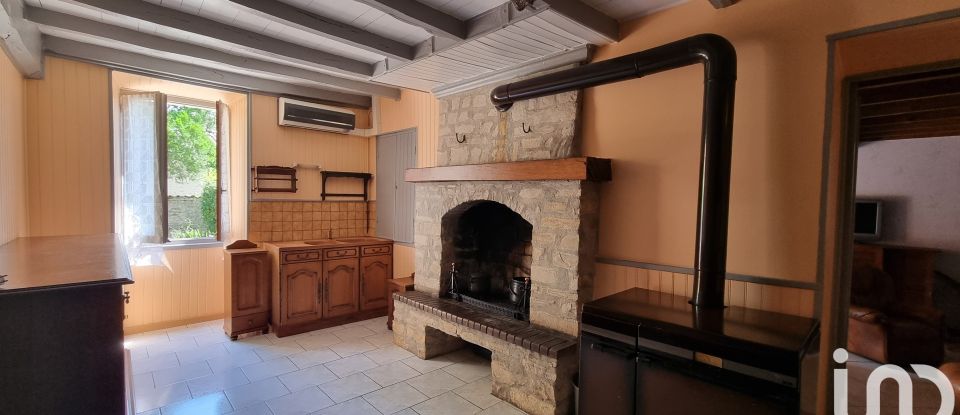 House 7 rooms of 128 m² in Rouillac (16170)