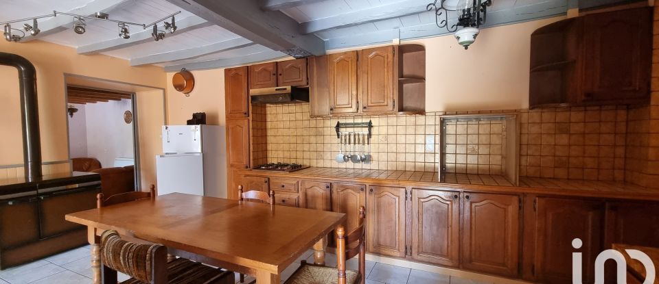 Maison 7 pièces de 128 m² à Rouillac (16170)