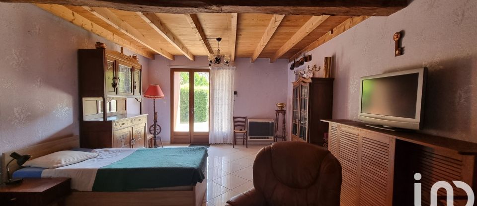 House 7 rooms of 128 m² in Rouillac (16170)