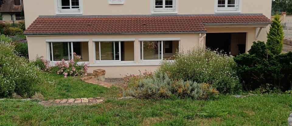 House 4 rooms of 132 m² in Le Pêchereau (36200)