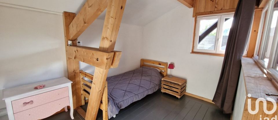 Maison 6 pièces de 169 m² à Gastes (40160)