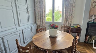 Traditional house 5 rooms of 150 m² in Saint-Jean-de-la-Ruelle (45140)