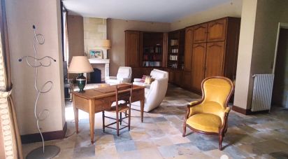 Maison traditionnelle 12 pièces de 288 m² à Arveyres (33500)