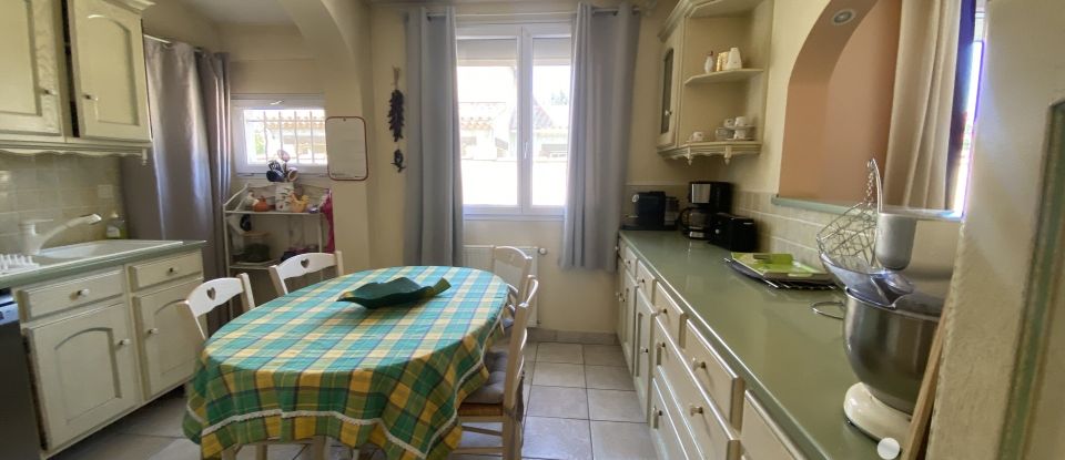 House 6 rooms of 147 m² in Villeneuve-lès-Avignon (30400)