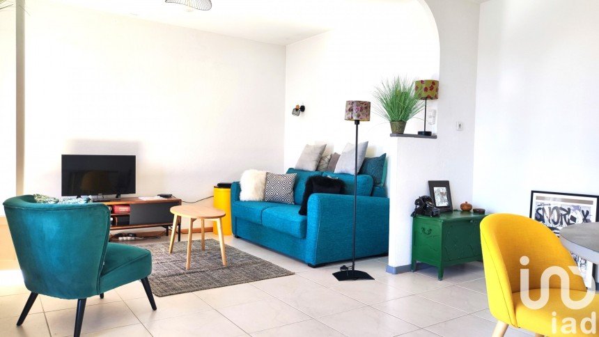 Apartment 3 rooms of 68 m² in Saint-Raphaël (83700)