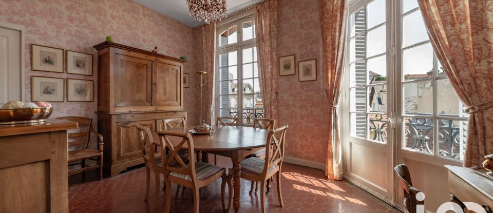 Apartment 7 rooms of 295 m² in Vichy (03200)